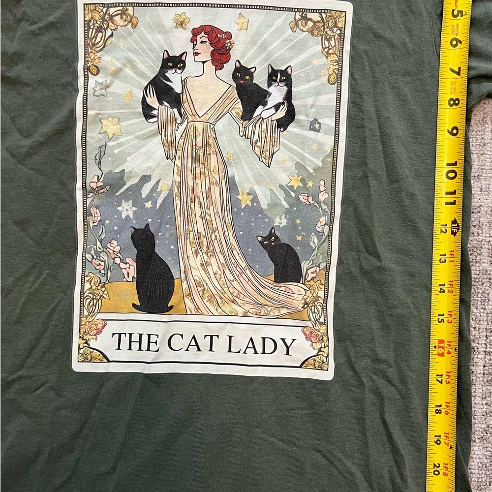 Women’s small cat lady t shirt - Picture 4 of 4